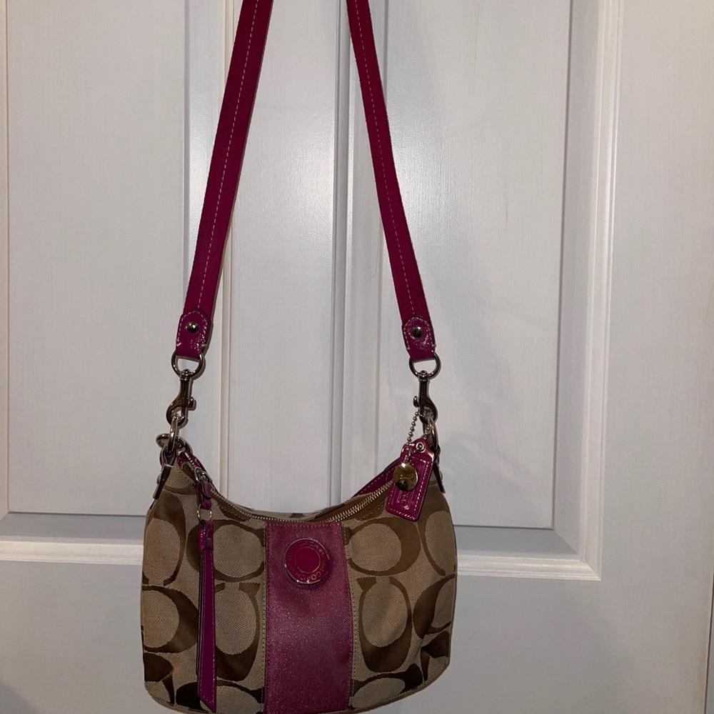 Authentic Coach Purse In Tan Signature with Stripe